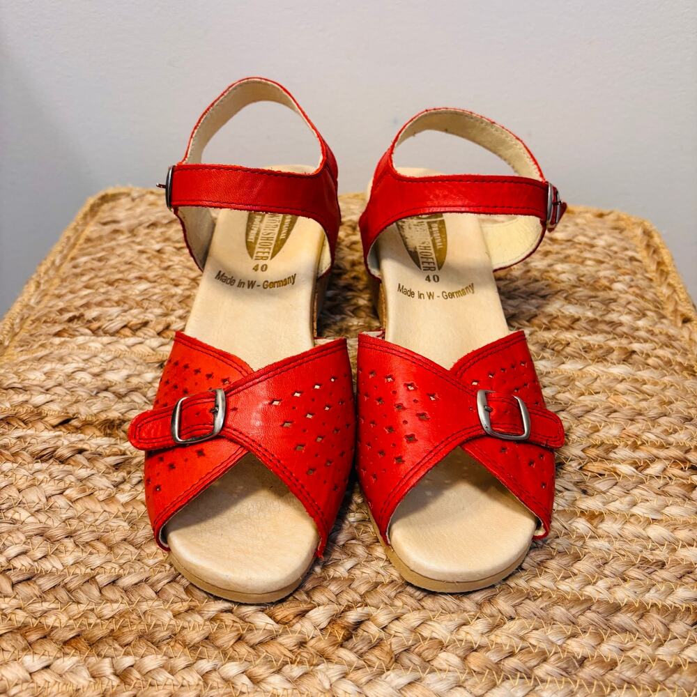 Worishofer 811 Red Perforated Leather Wedge Sandals – Made in Germany sz 9